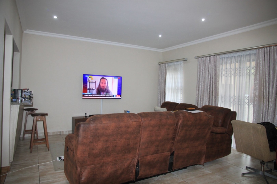  Bedroom Property for Sale in Sunnyridge Eastern Cape